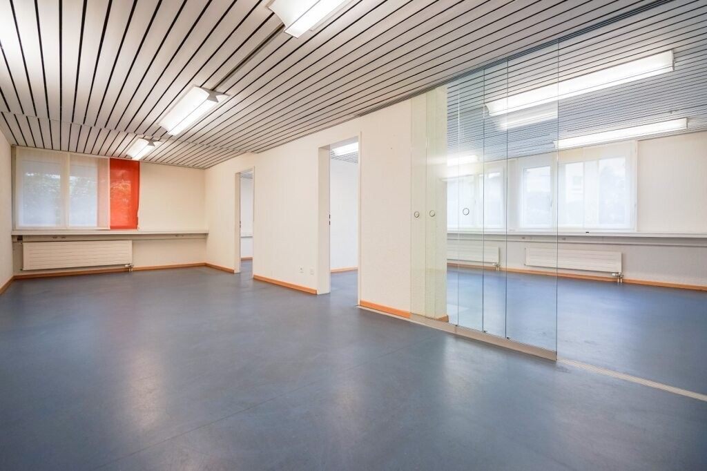 117m² office