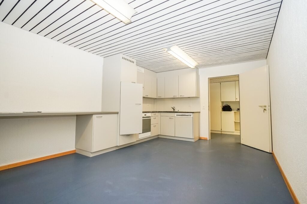 117m² office