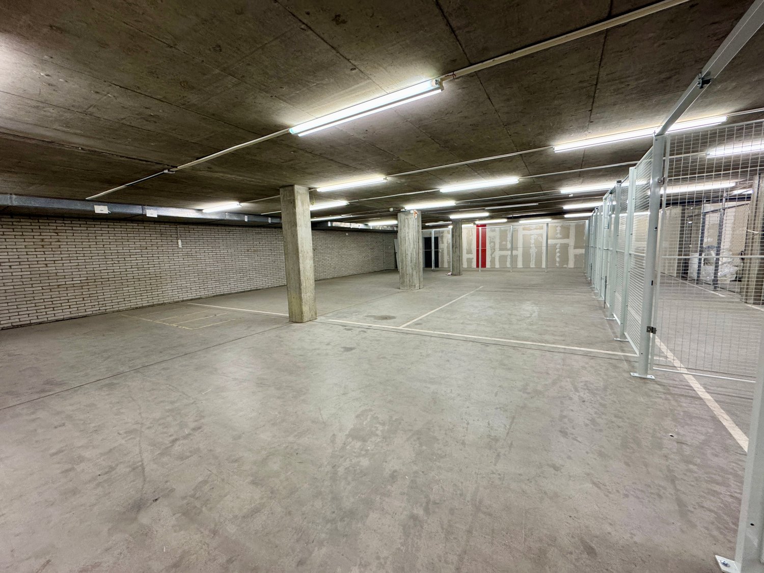 48m² storage room