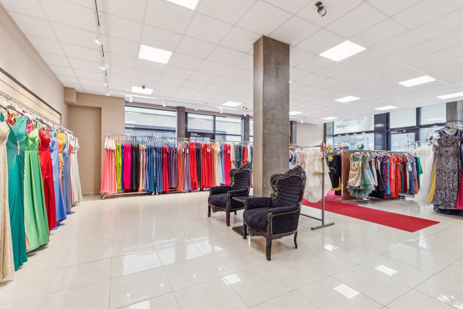147m² shop