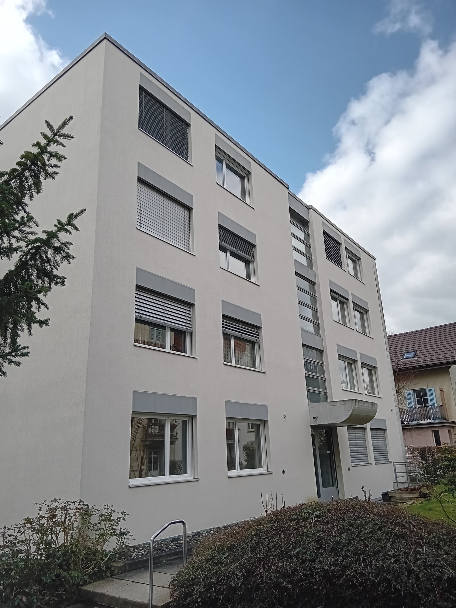 121m² office