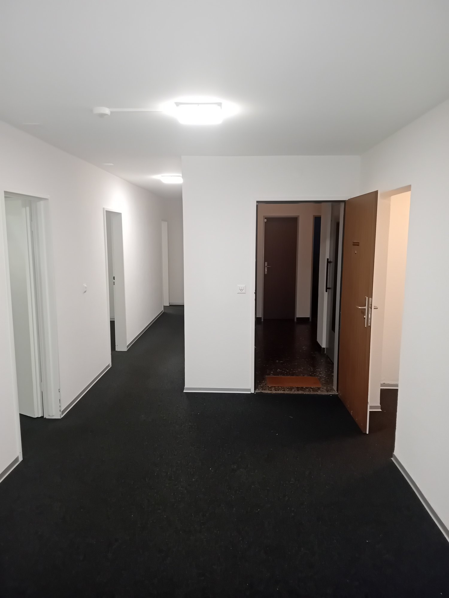 121m² office