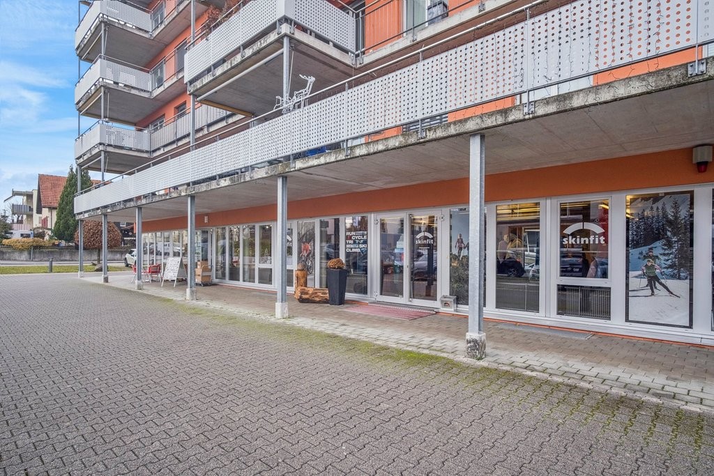 174m² commercial