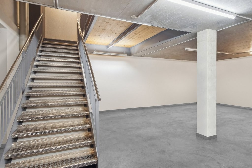 174m² commercial