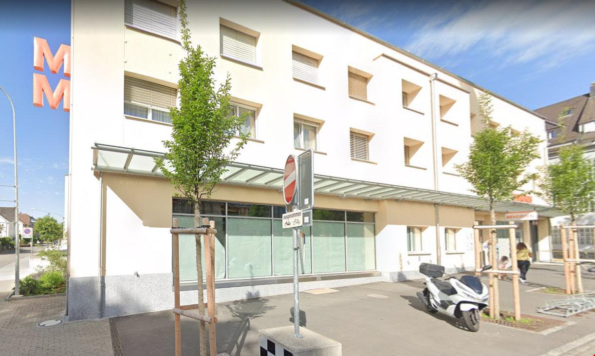 175m² shop