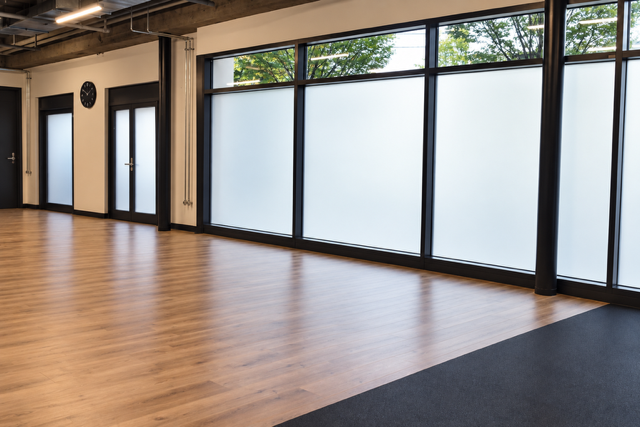 175m² shop