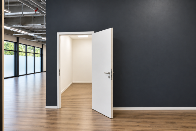 175m² shop