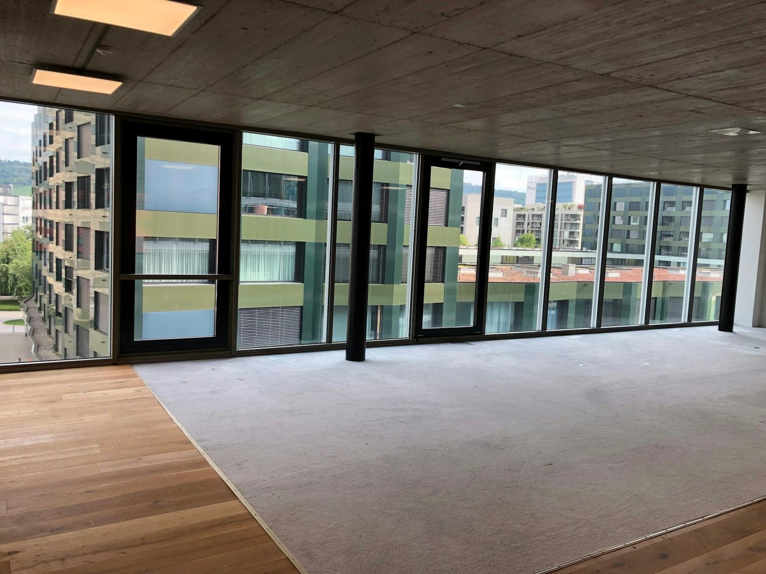 350m² office