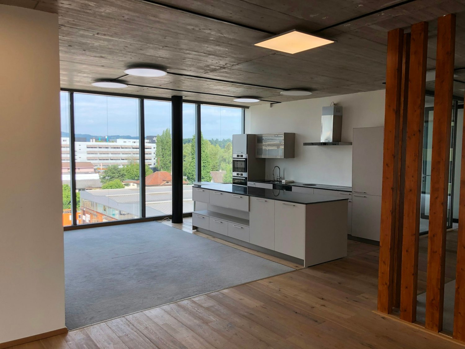 350m² office