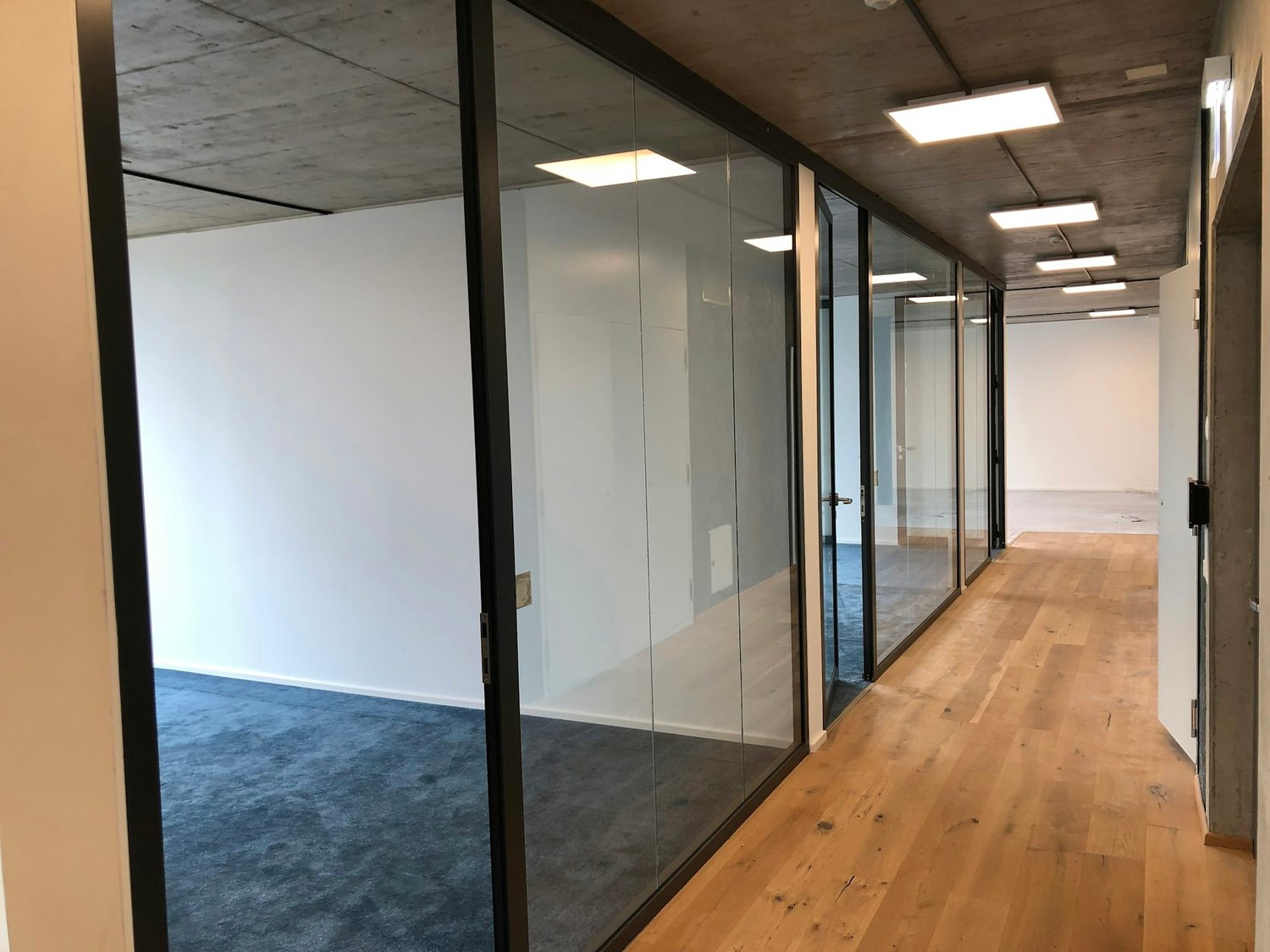350m² office