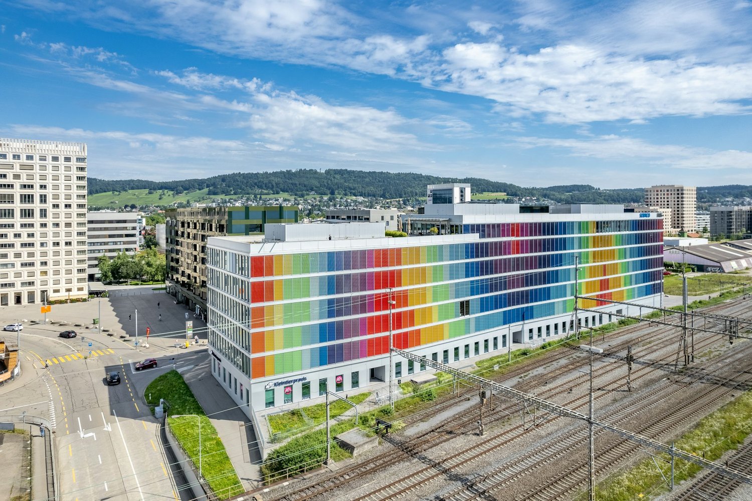 350m² office