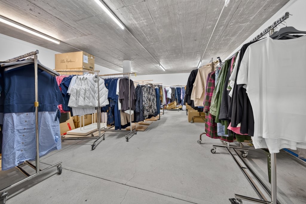 308m² shop, photo 7 sur 10
