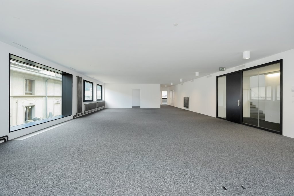400m² office