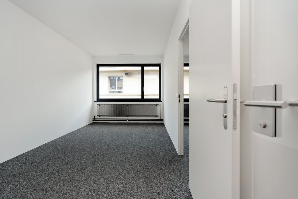 400m² office