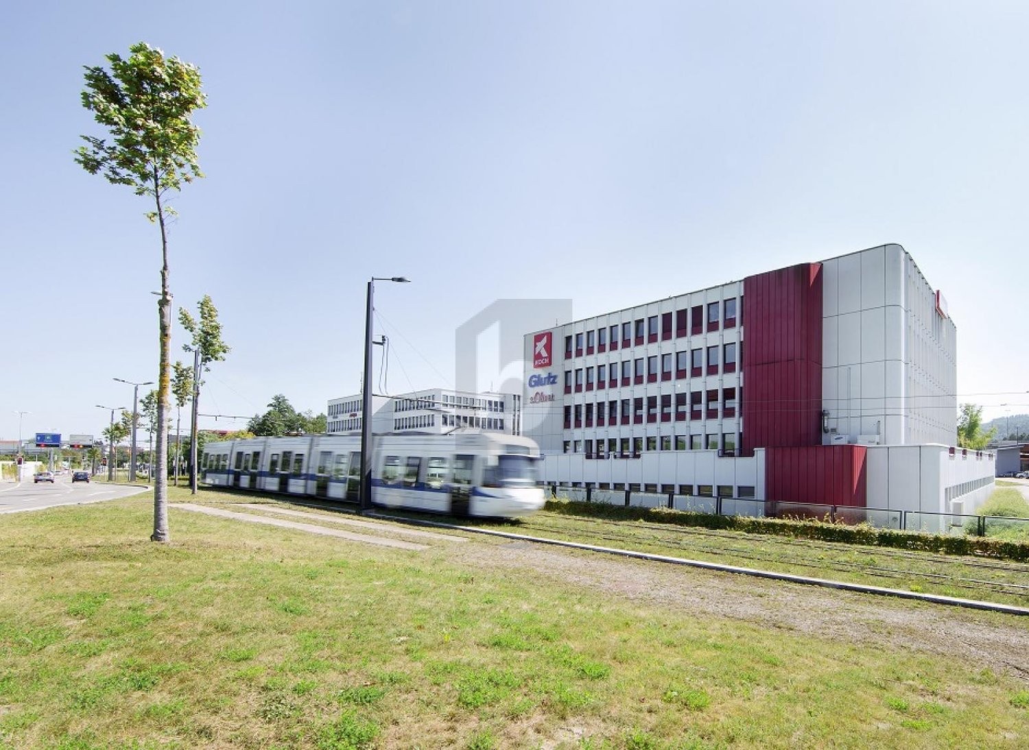 485m² office