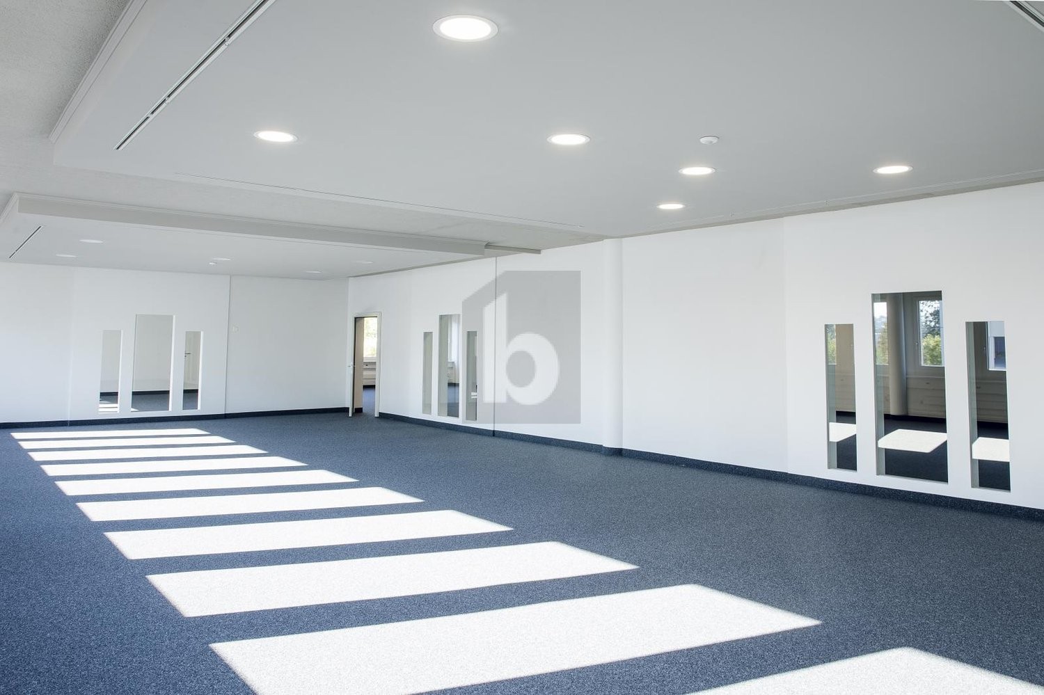 485m² office