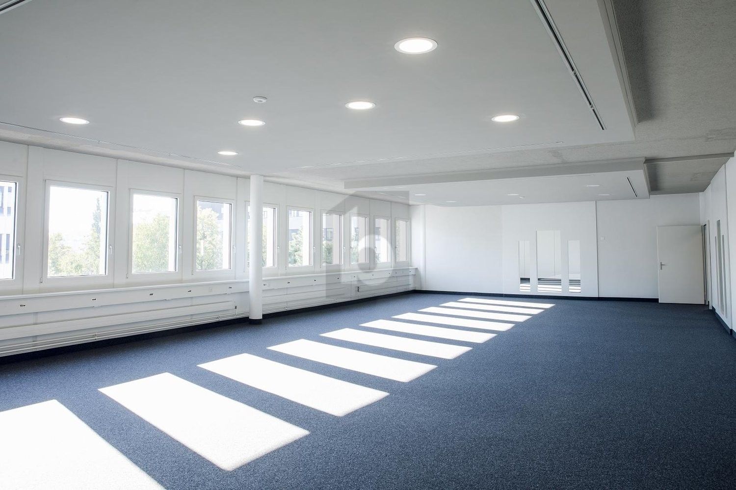 485m² office