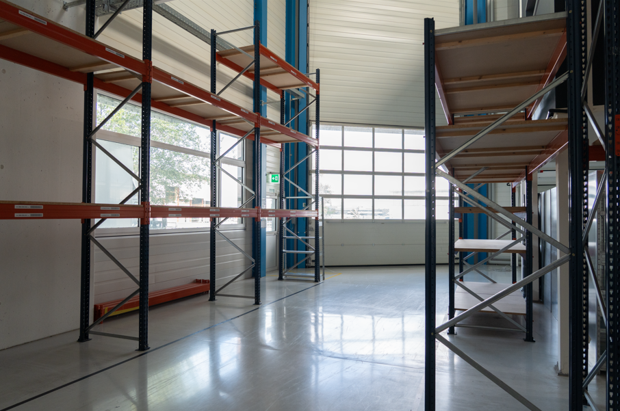 615m² office