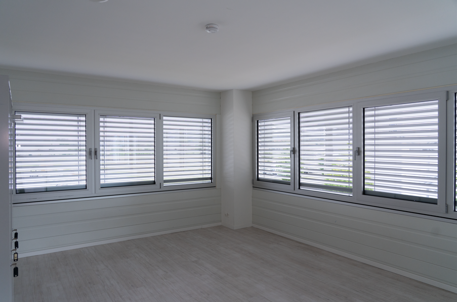 615m² office