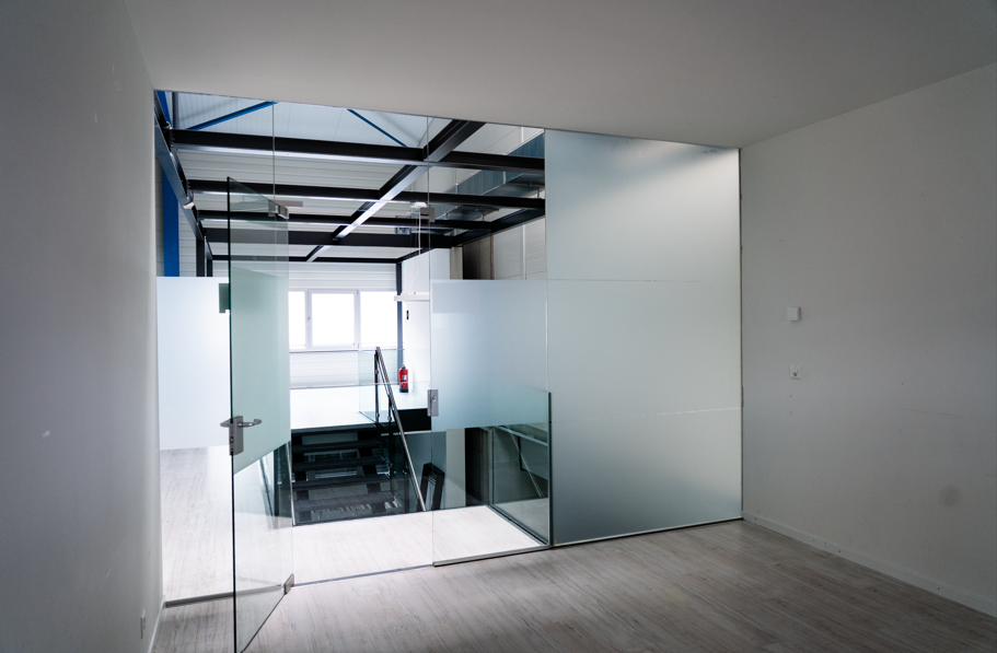 615m² office