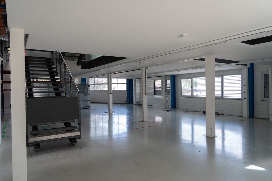 615m² office