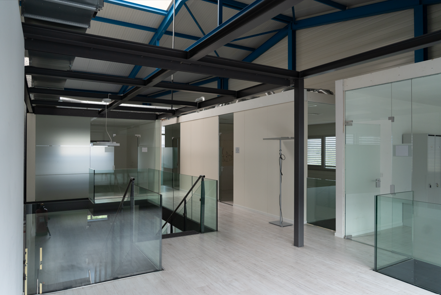 615m² office