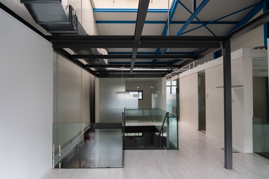 615m² office