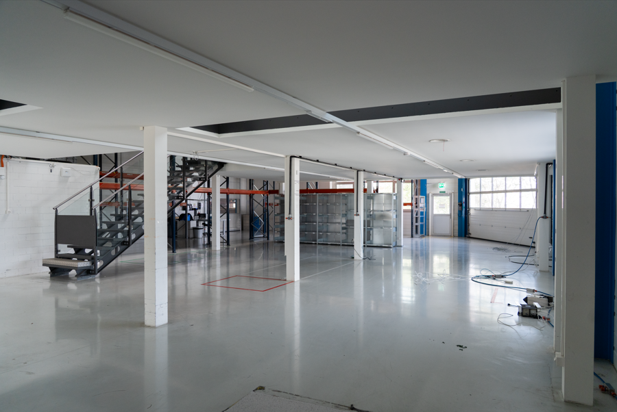 615m² office