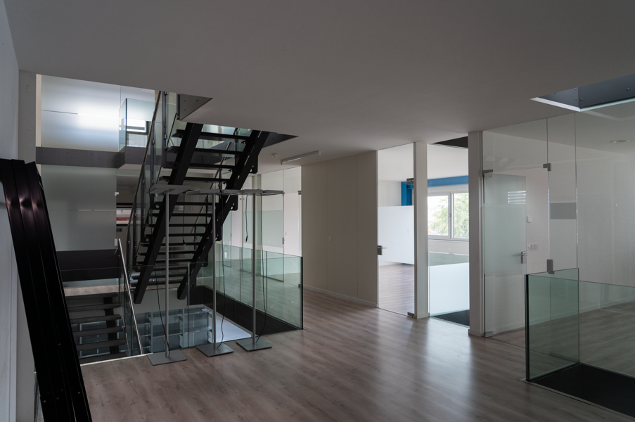 615m² office