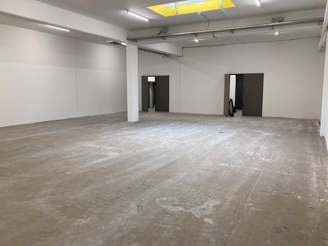 330m² storage room, photo 3 of 7