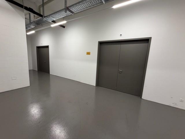 330m² storage room, photo 5 of 7