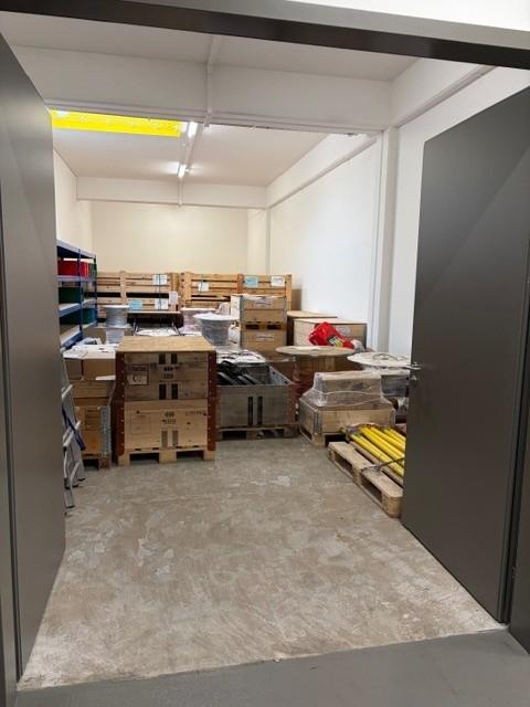 330m² storage room, photo 4 of 7