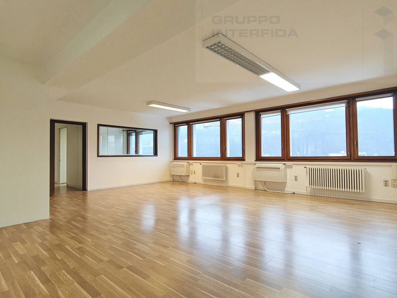 167m² Büro, Foto 3 von 8