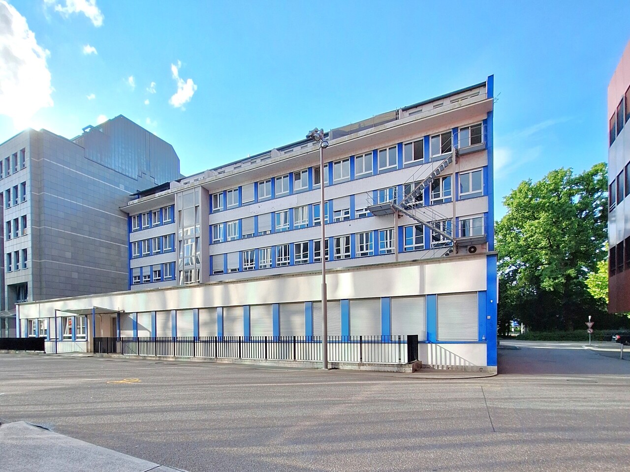 Local de stockage de 140m², photo 6 sur 7