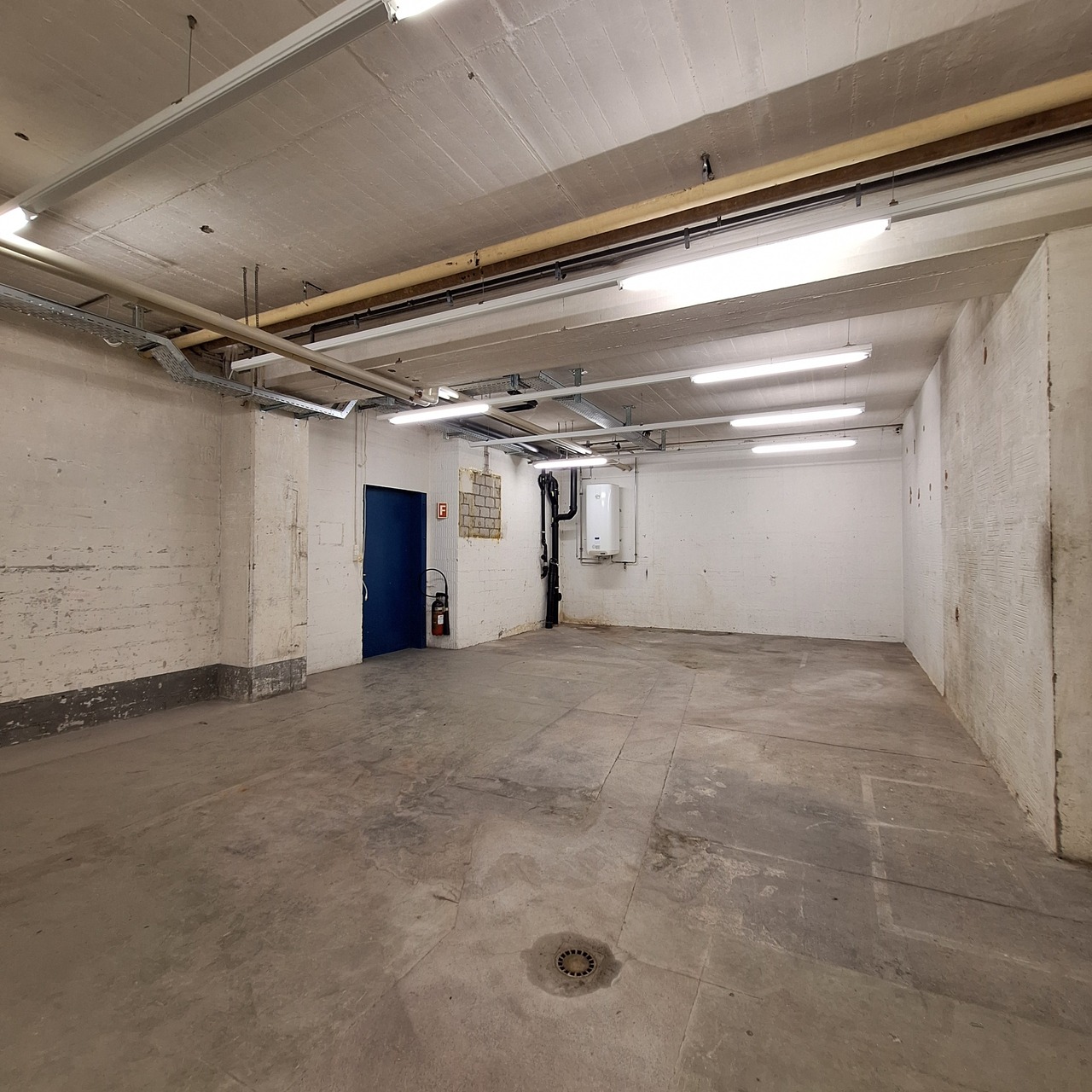 Local de stockage de 140m², photo 4 sur 7