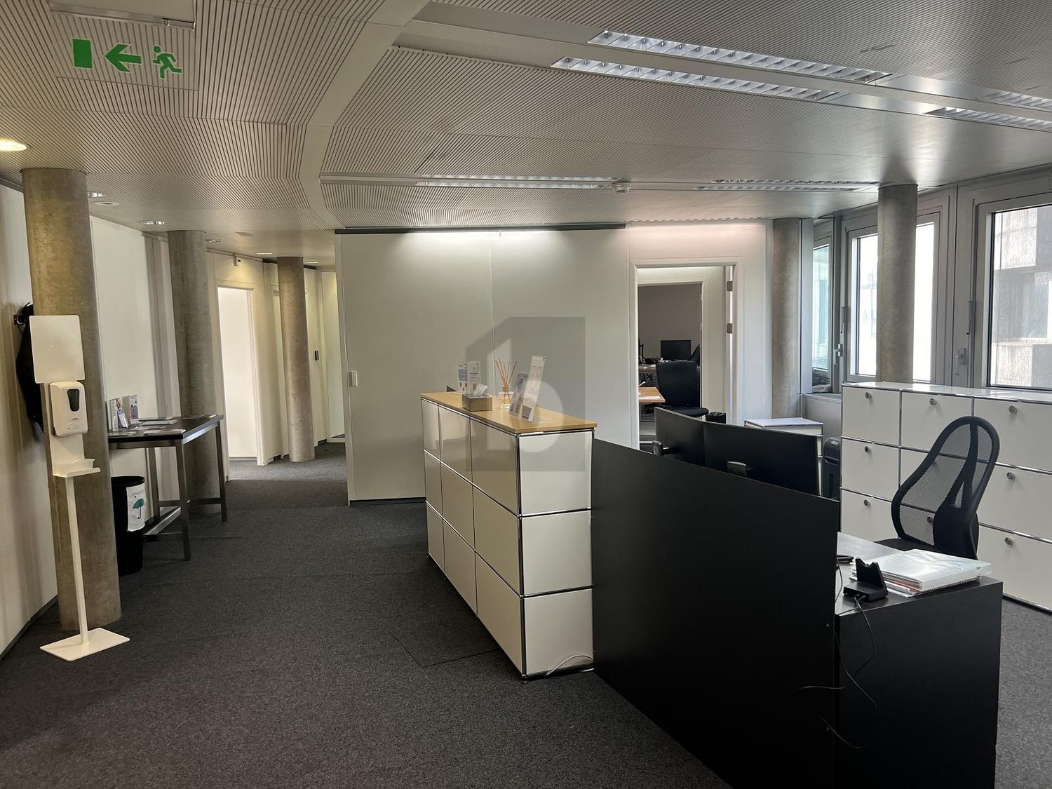 415m² Büro, Foto 1 von 4