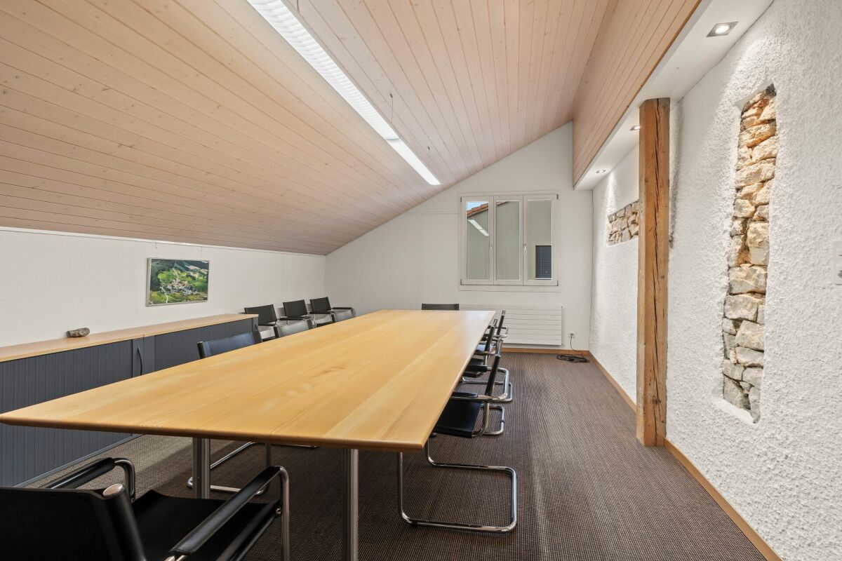 24m² office