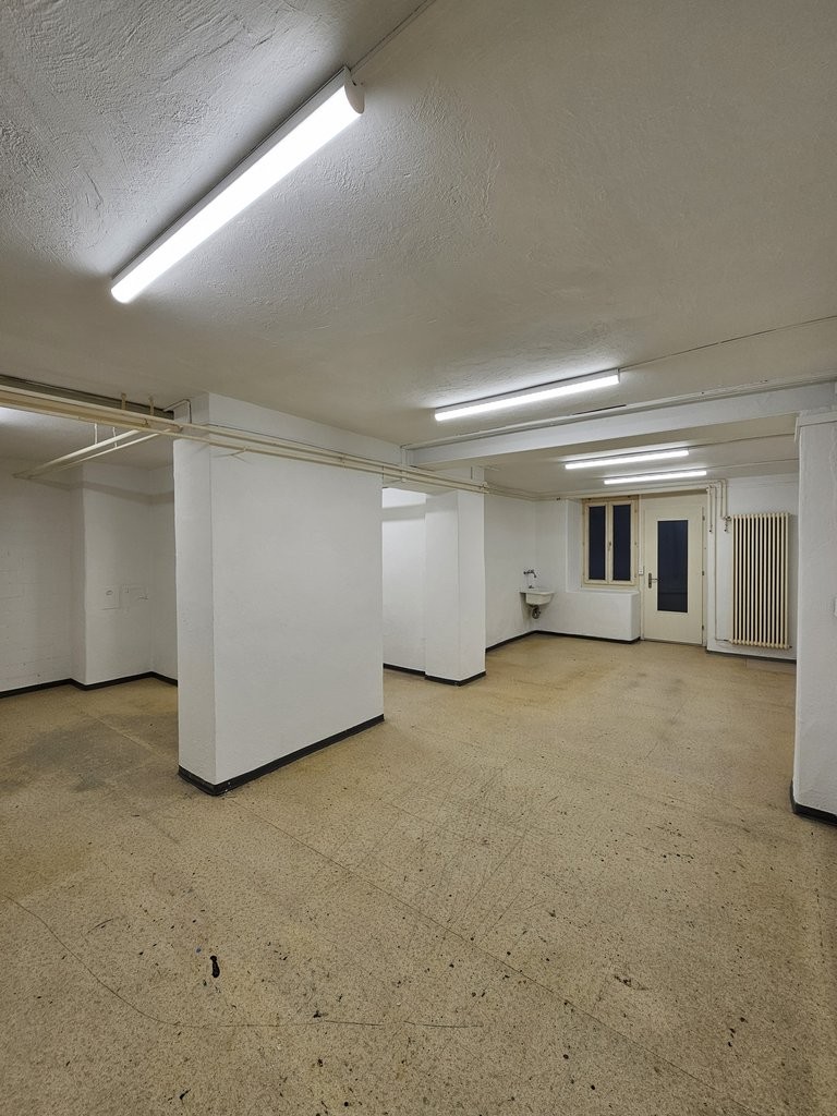 27m² commerciale, foto 2 di 6