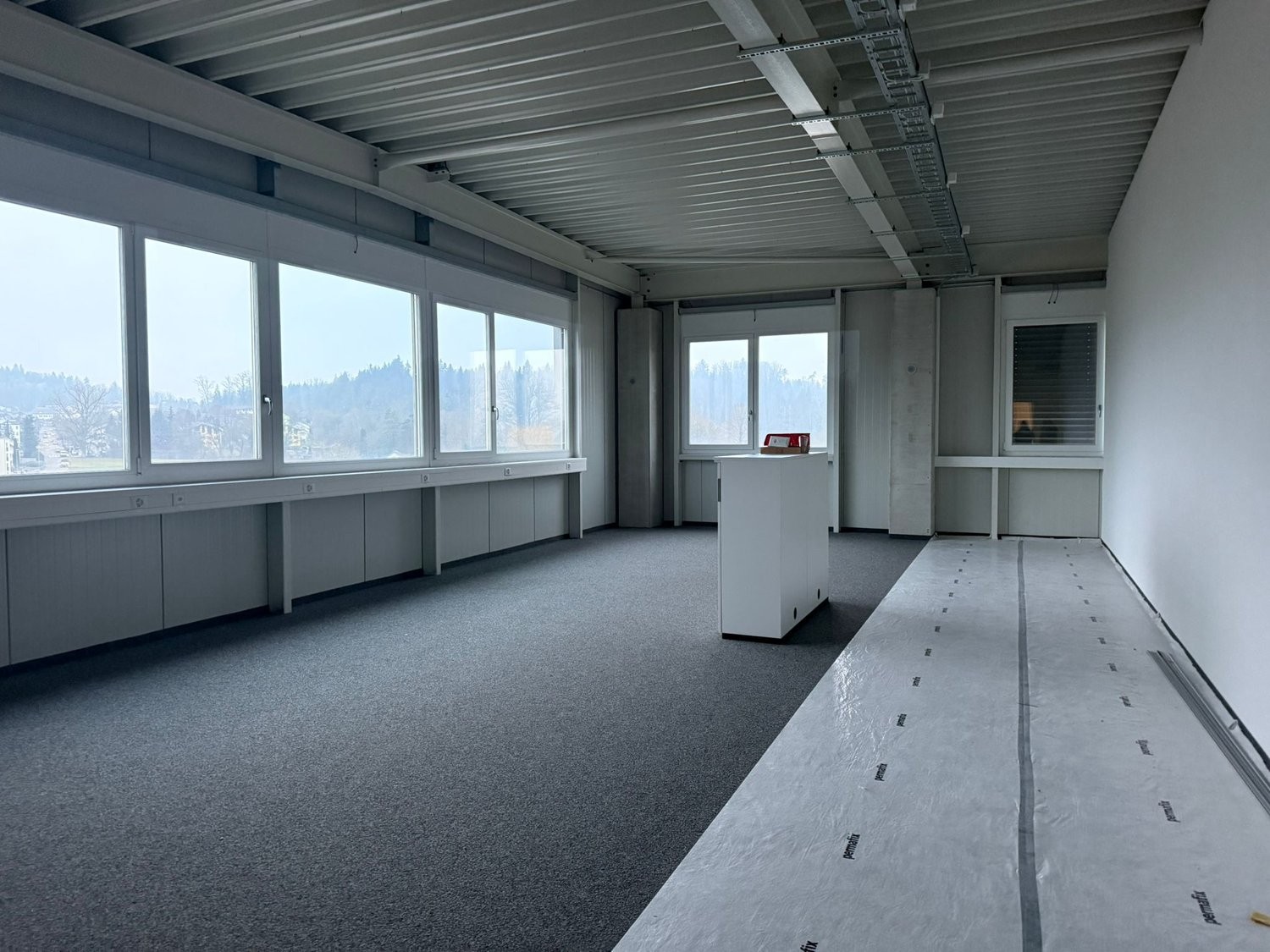 91m² office