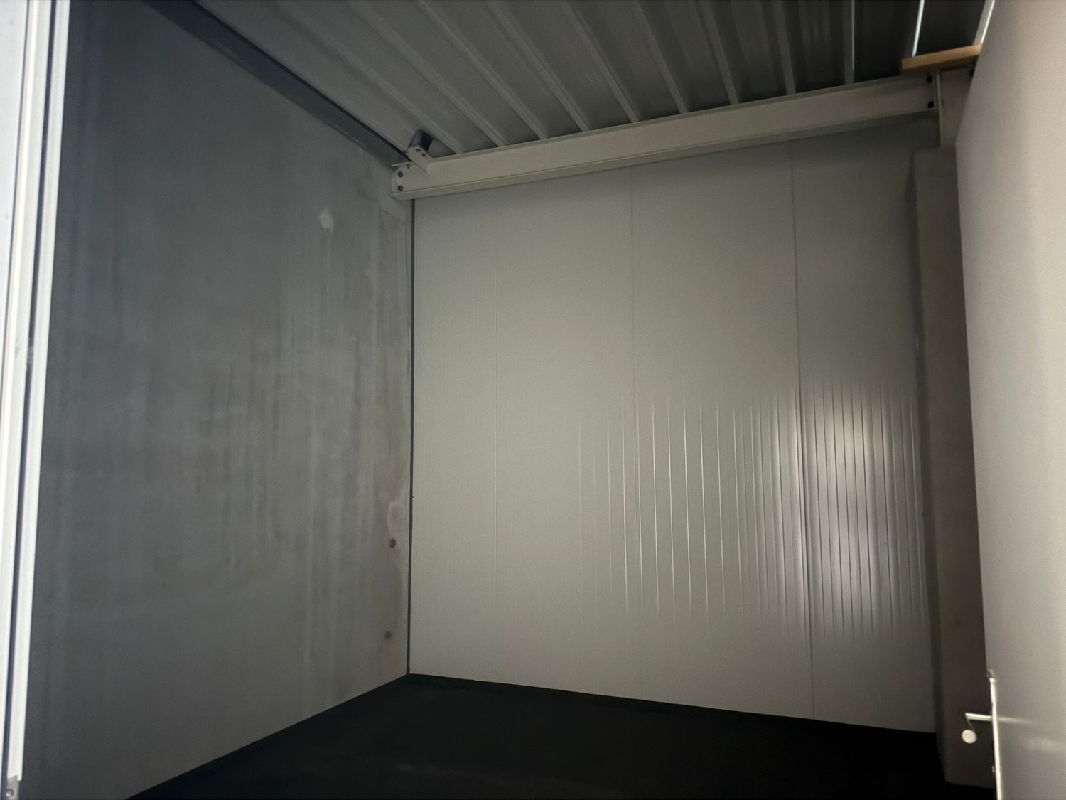 91m² office