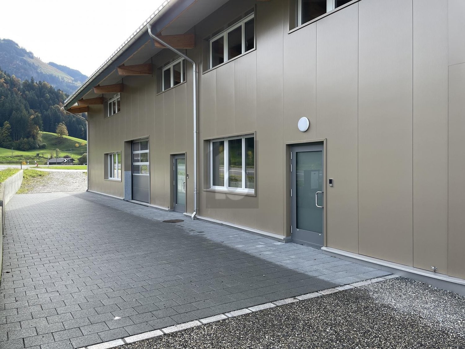 495m² industrial object, Foto 2 von 4