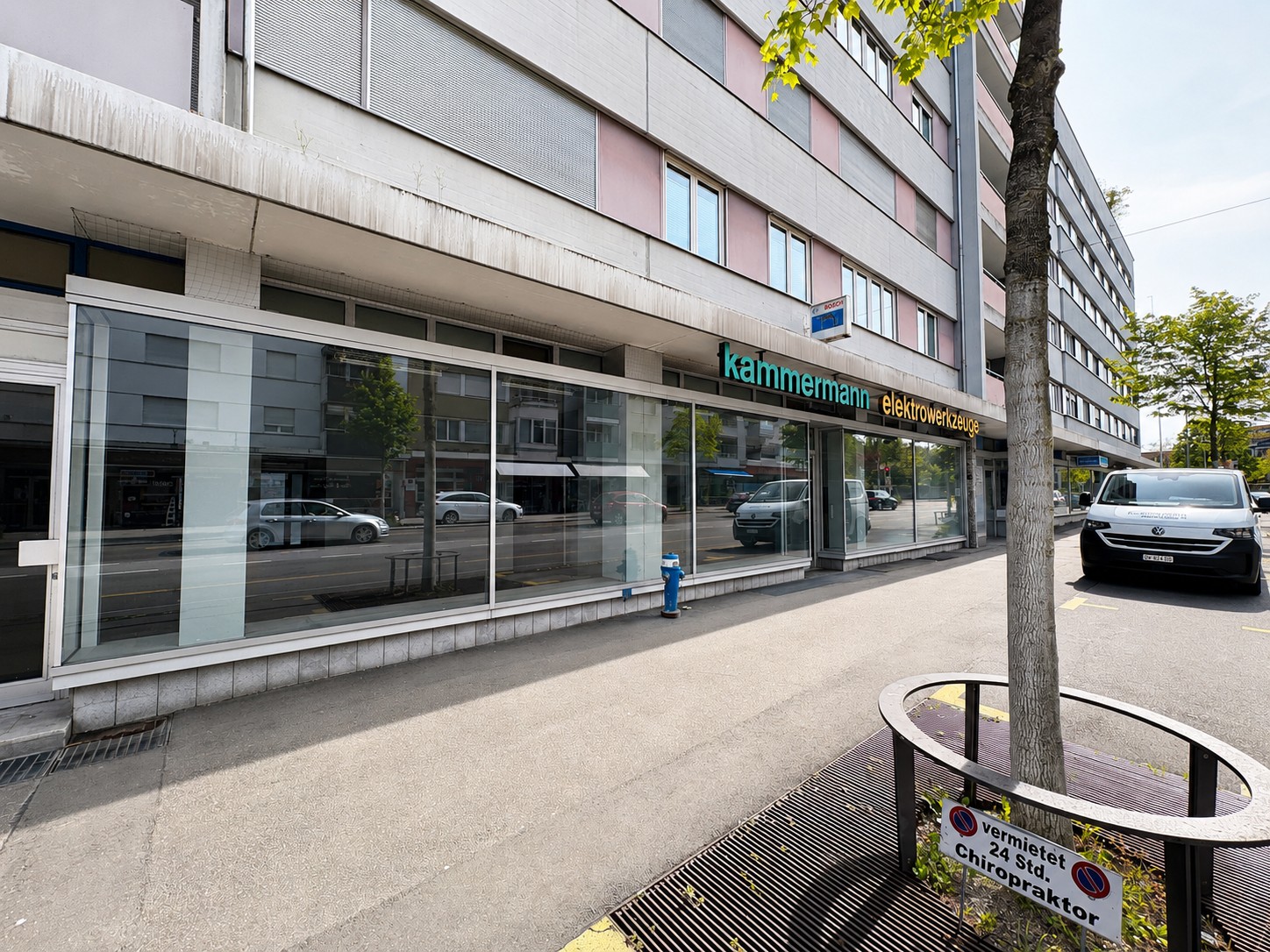 125m² commercial