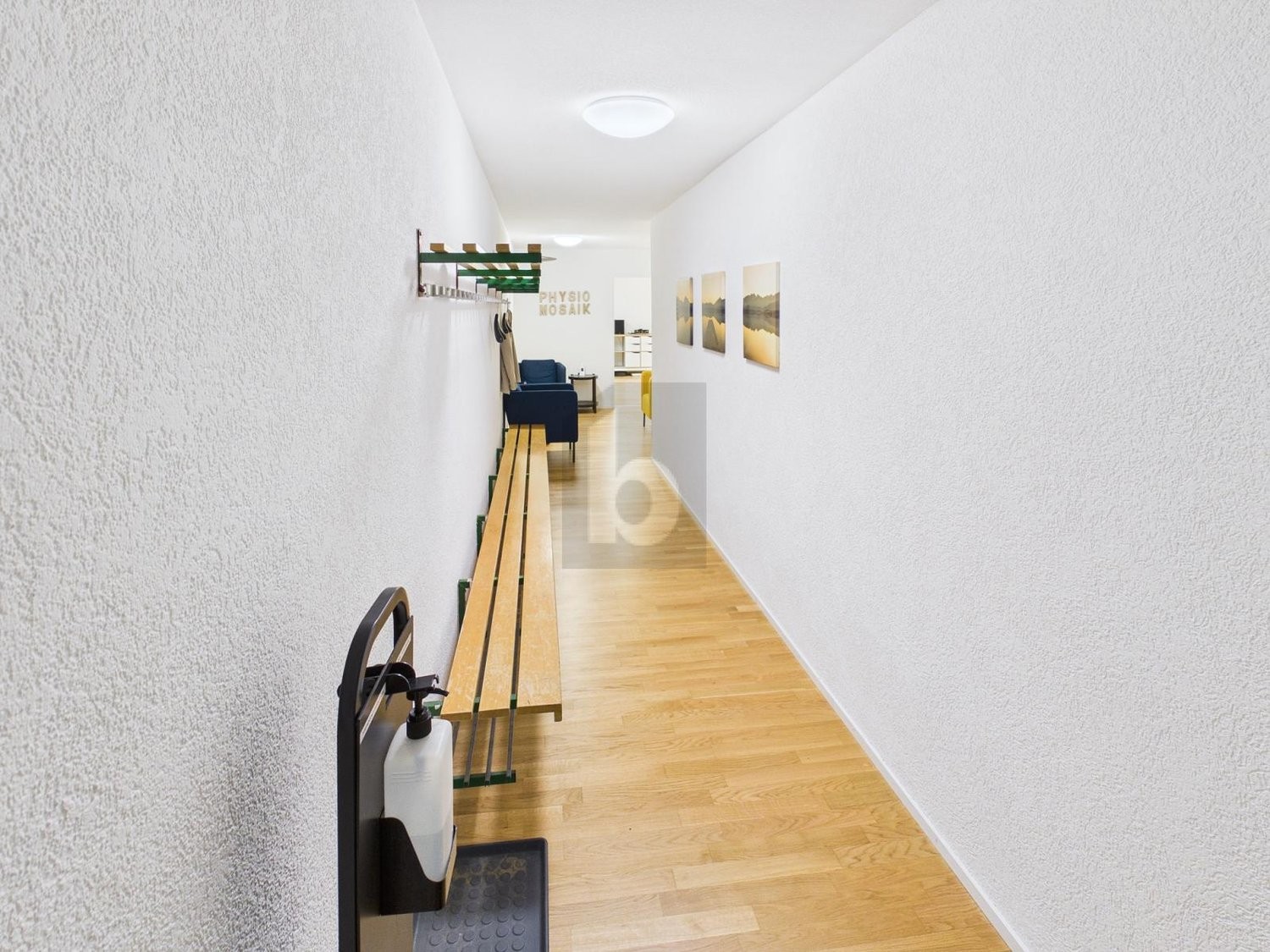 136m² office