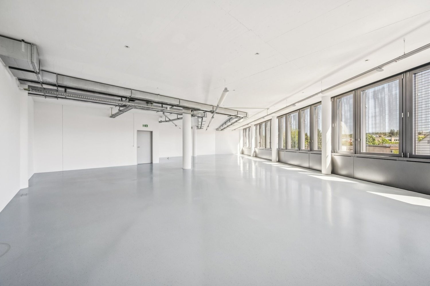 174m² office