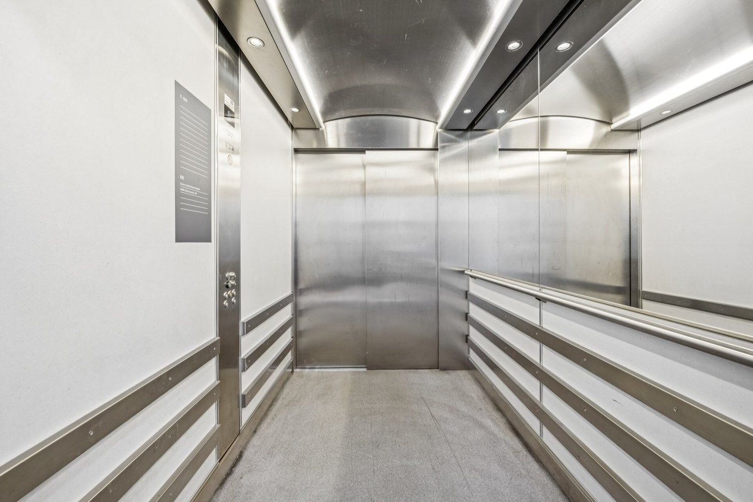 174m² office