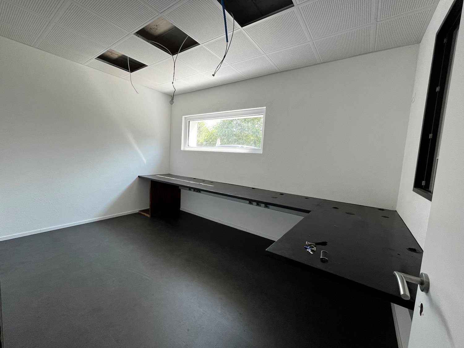 118m² office