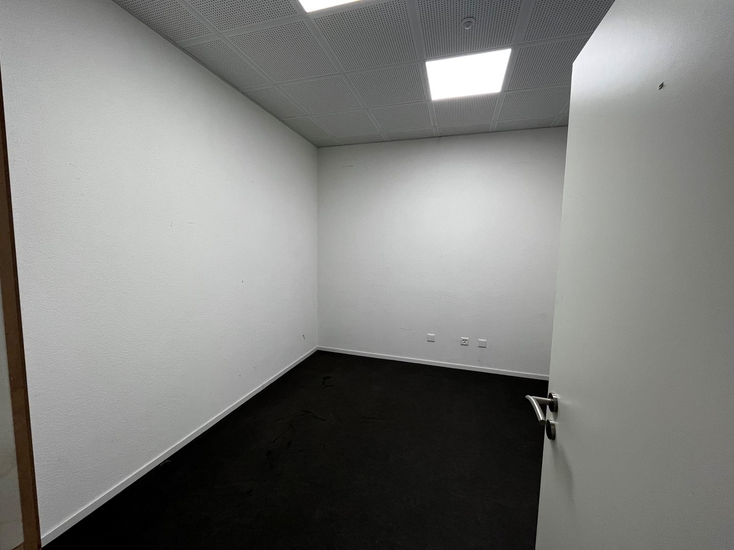 118m² office