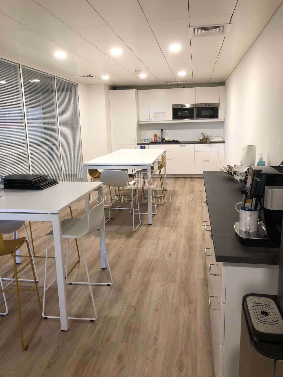 526m² Büro, Foto 7 von 8