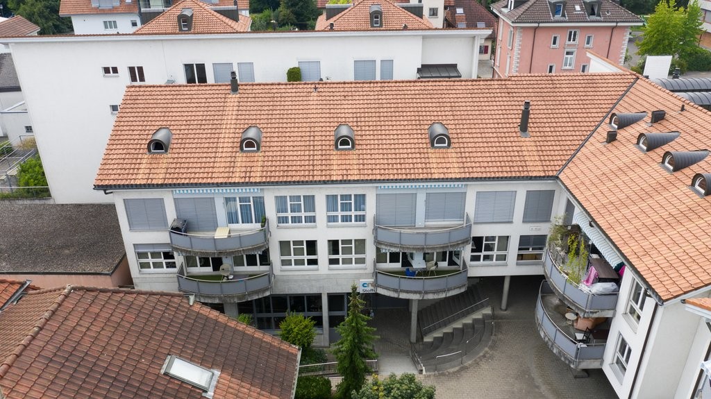 1495m² shop