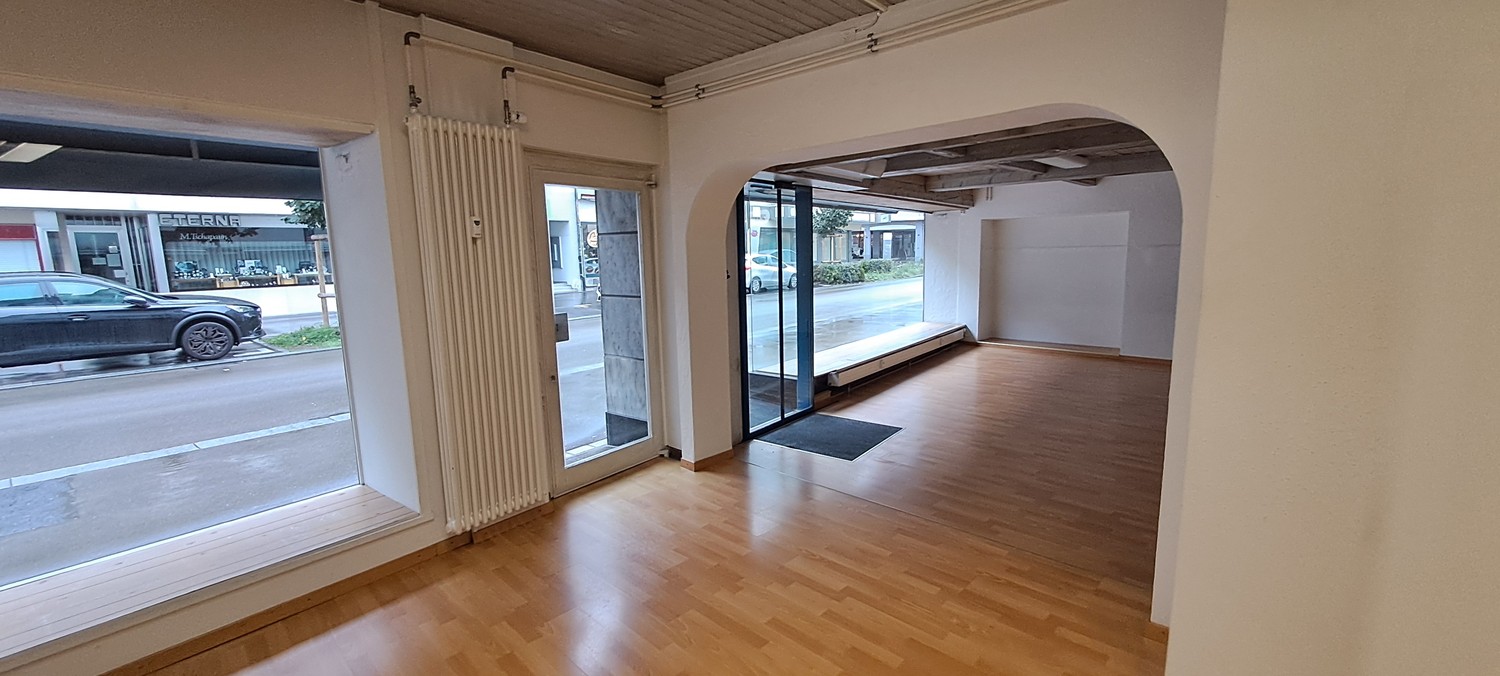 74m² negozio, foto 2 di 10